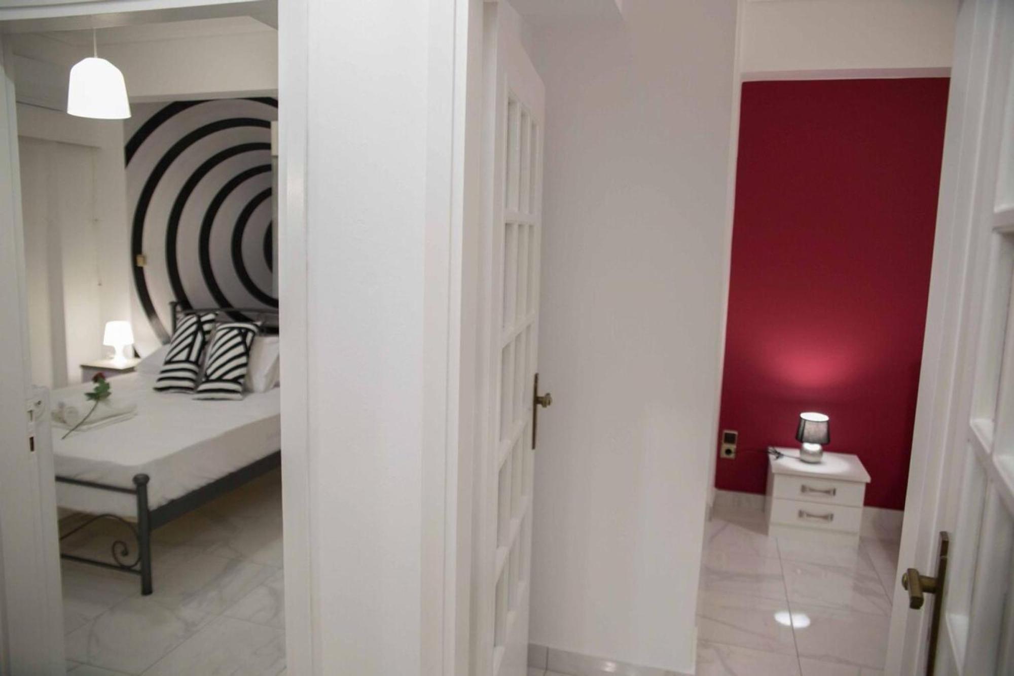 Cozy Apartment With Sea View Next To Marina Zeas Пирея Екстериор снимка