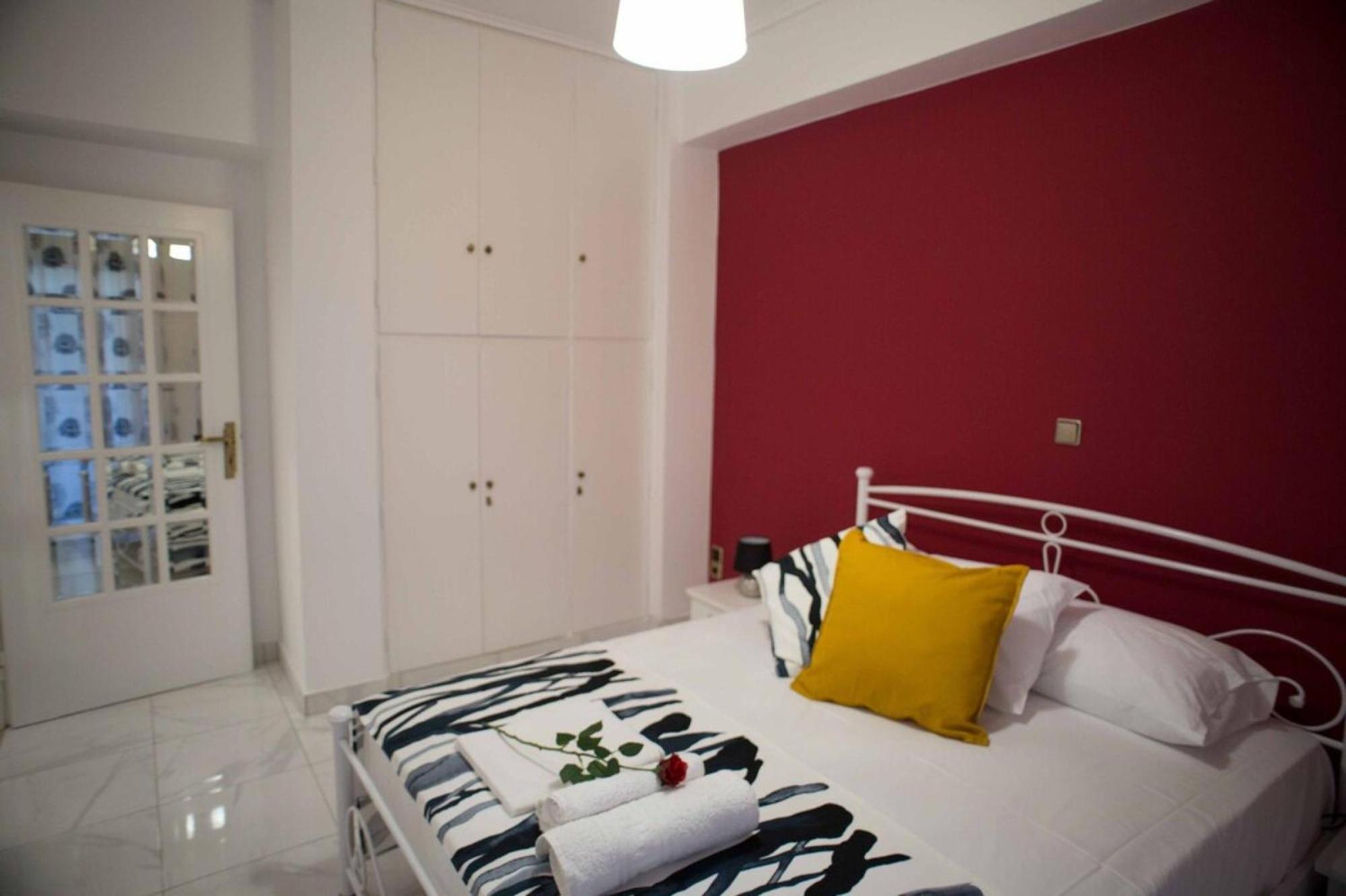 Cozy Apartment With Sea View Next To Marina Zeas Пирея Екстериор снимка