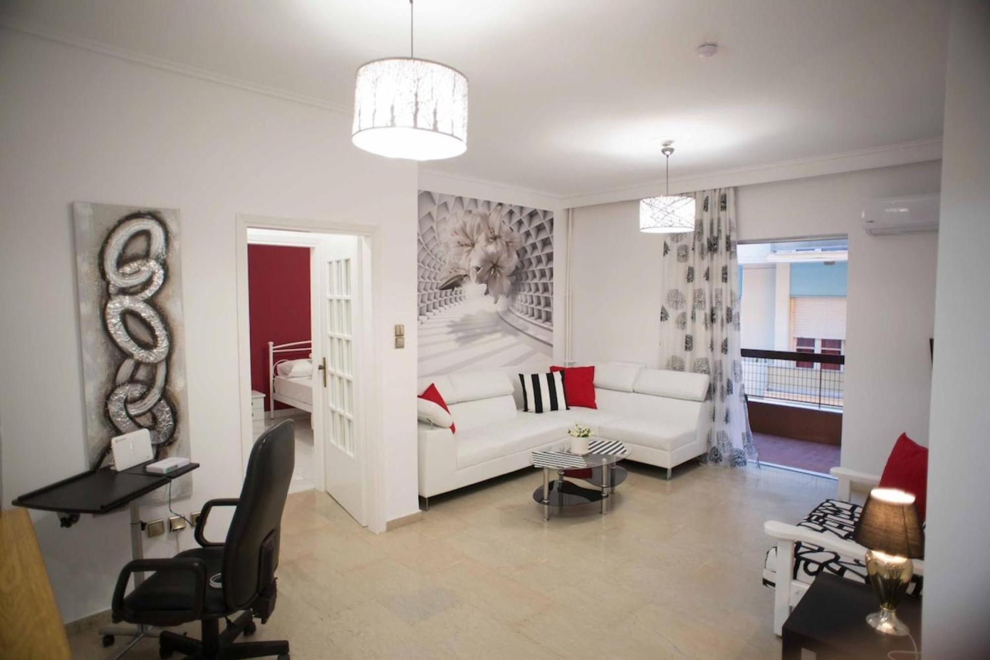 Cozy Apartment With Sea View Next To Marina Zeas Пирея Екстериор снимка